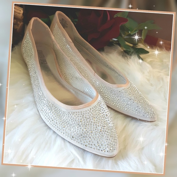 Jennifer Lopez Shoes - NWOB Jennifer Lopez Tracy Jeweled Nude Flats